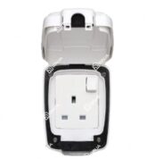 MK Essentials 13A 1G Switched Socket Outlet